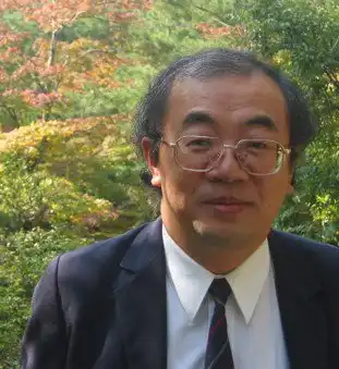 拿望遠鏡的電力界園丁